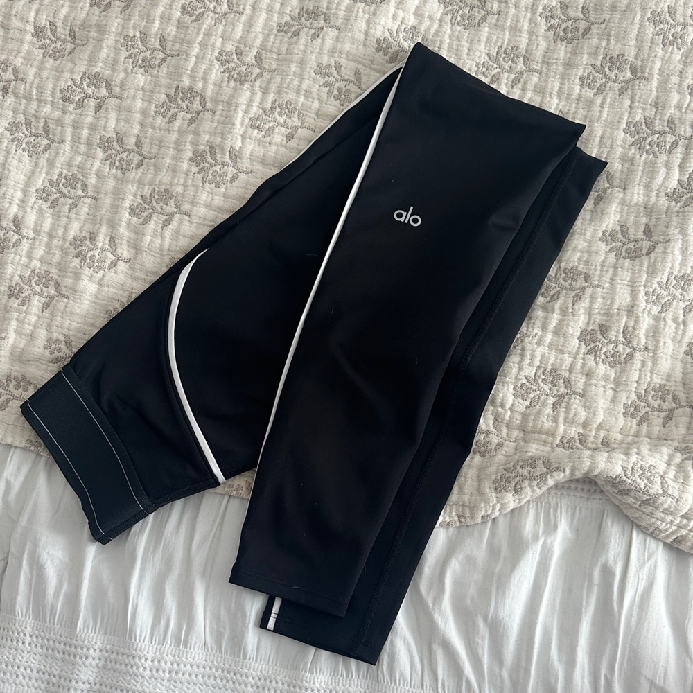 ALO Yoga Black Leggings with White Piping